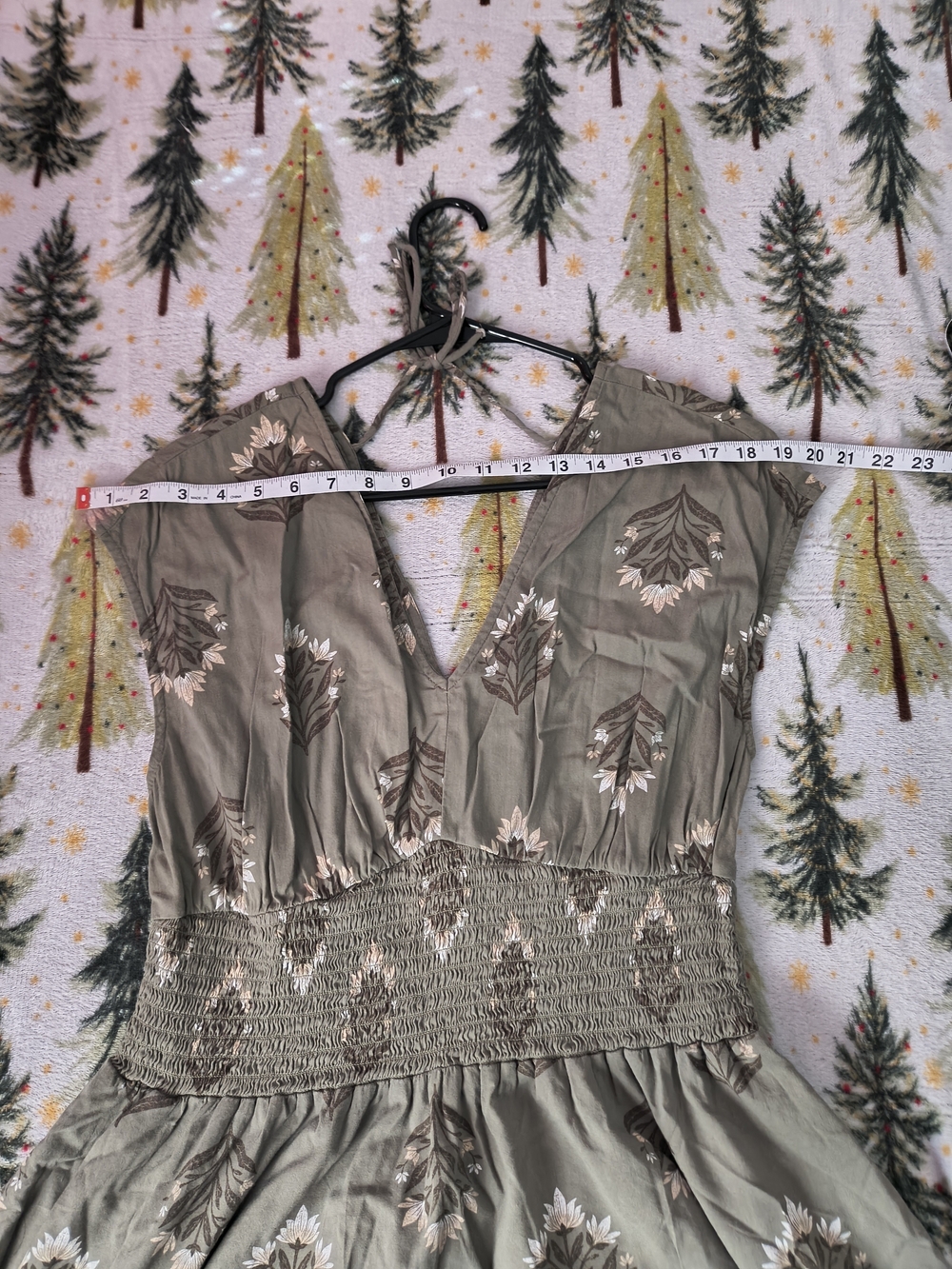 Old Navy Olive Printed V-Neck Smocked Midi Dress - Picture 5 of 11